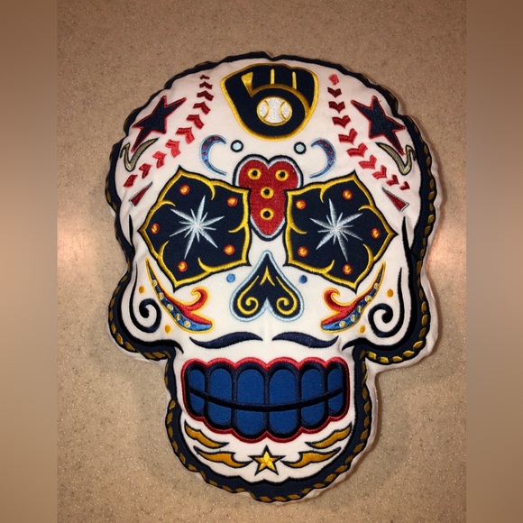 NWOT- Milwaukee Brewers Day of the Dead pillow - Picture 1 of 8